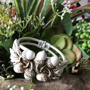 Vtg 3D Figural ACORN Hinged Clamper Bracelet + Clip Earrings White Enamel 50’s